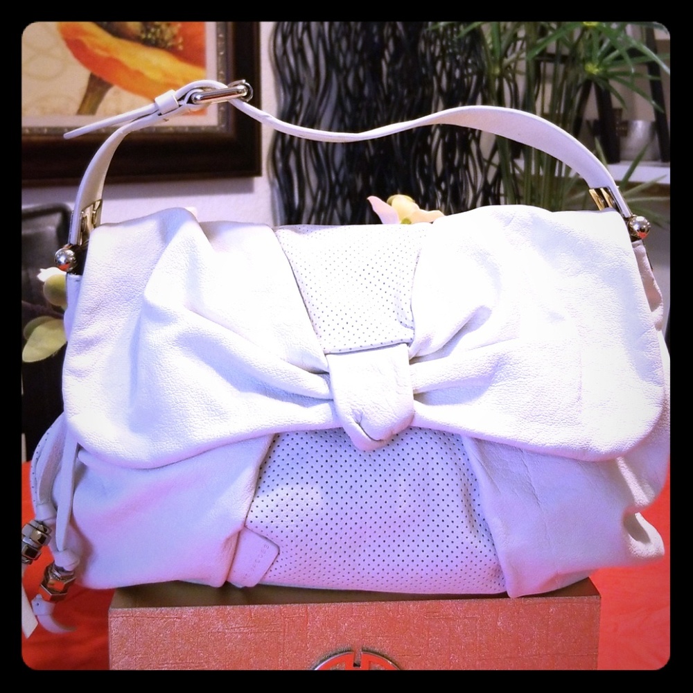 Marc Jacob's white purse w/chrome hardware